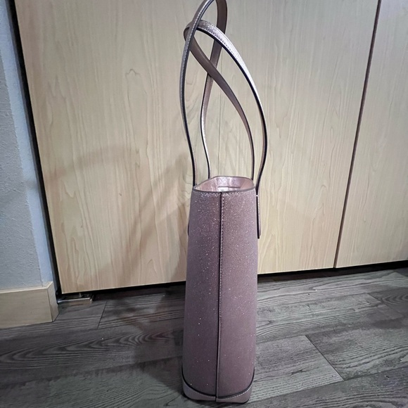 a Kate Spade rose gold tote - Picture 7 of 10